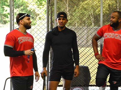 Sócrates Brito y John Gil se reportan a los Leones del Escogido