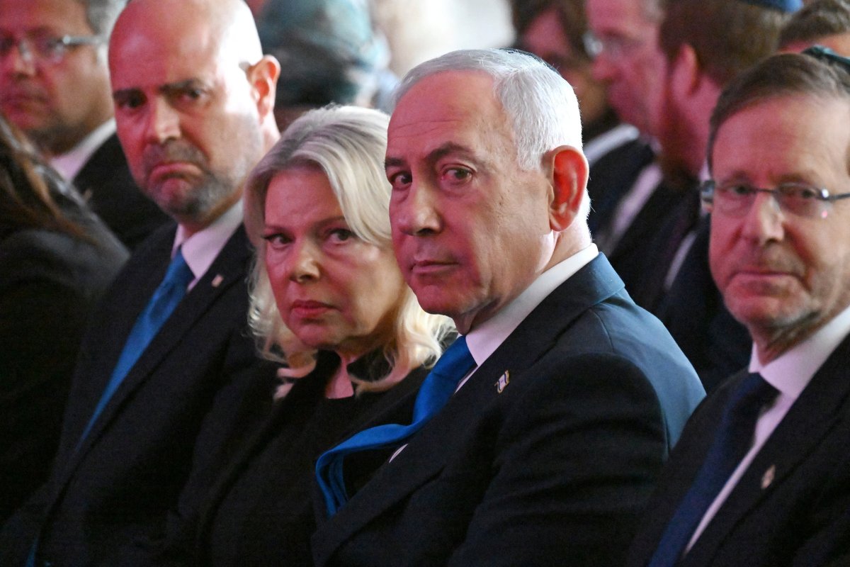 El intento de estrellar un avión a Tel Aviv pasa de baza electoral a problema para Netanyahu