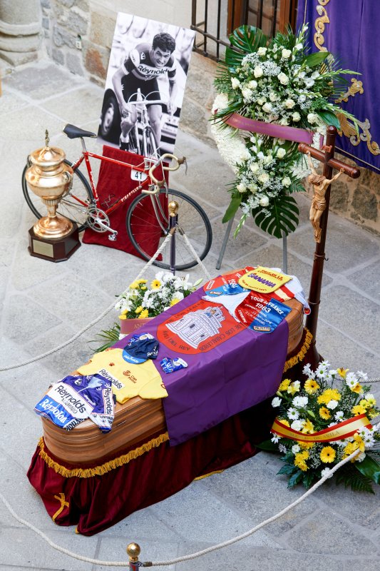 Chava Jiménez y Ángel Arroyo: dos ciclistas barrocos comparten eternidad en la Castilla dura y austera