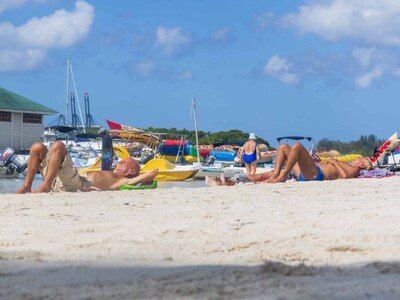 Entre US$116 y US$226 diarios, así gasta el turista de EE. UU. en RD