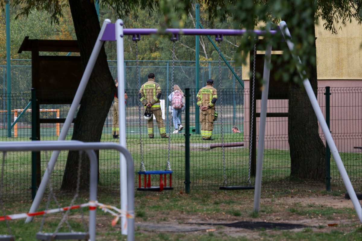 La policía detiene a varios adolescentes en Polonia ante nuevas amenazas de ataques a escuelas