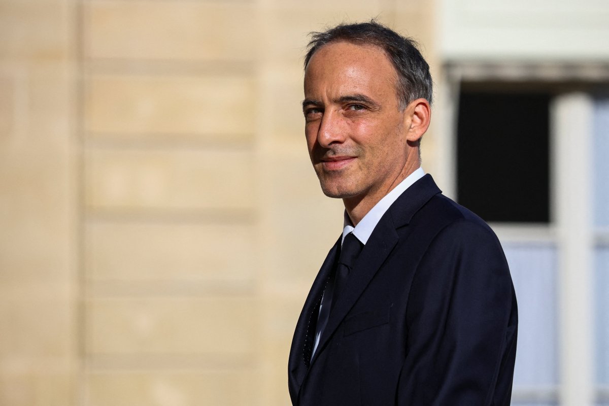 El eurodiputado Raphaël Glucksmann gana las primarias socialistas en Francia