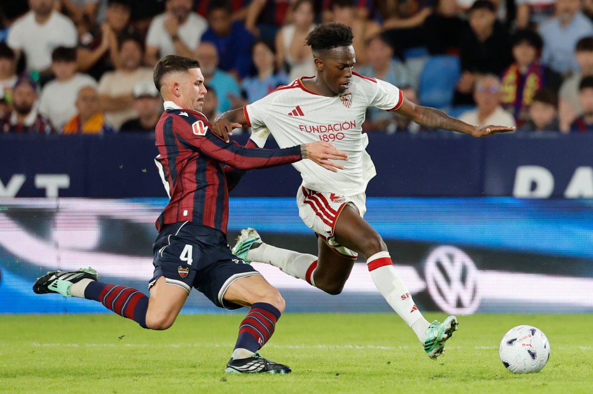 Angustioso empate del Levante ante un Sevilla superior