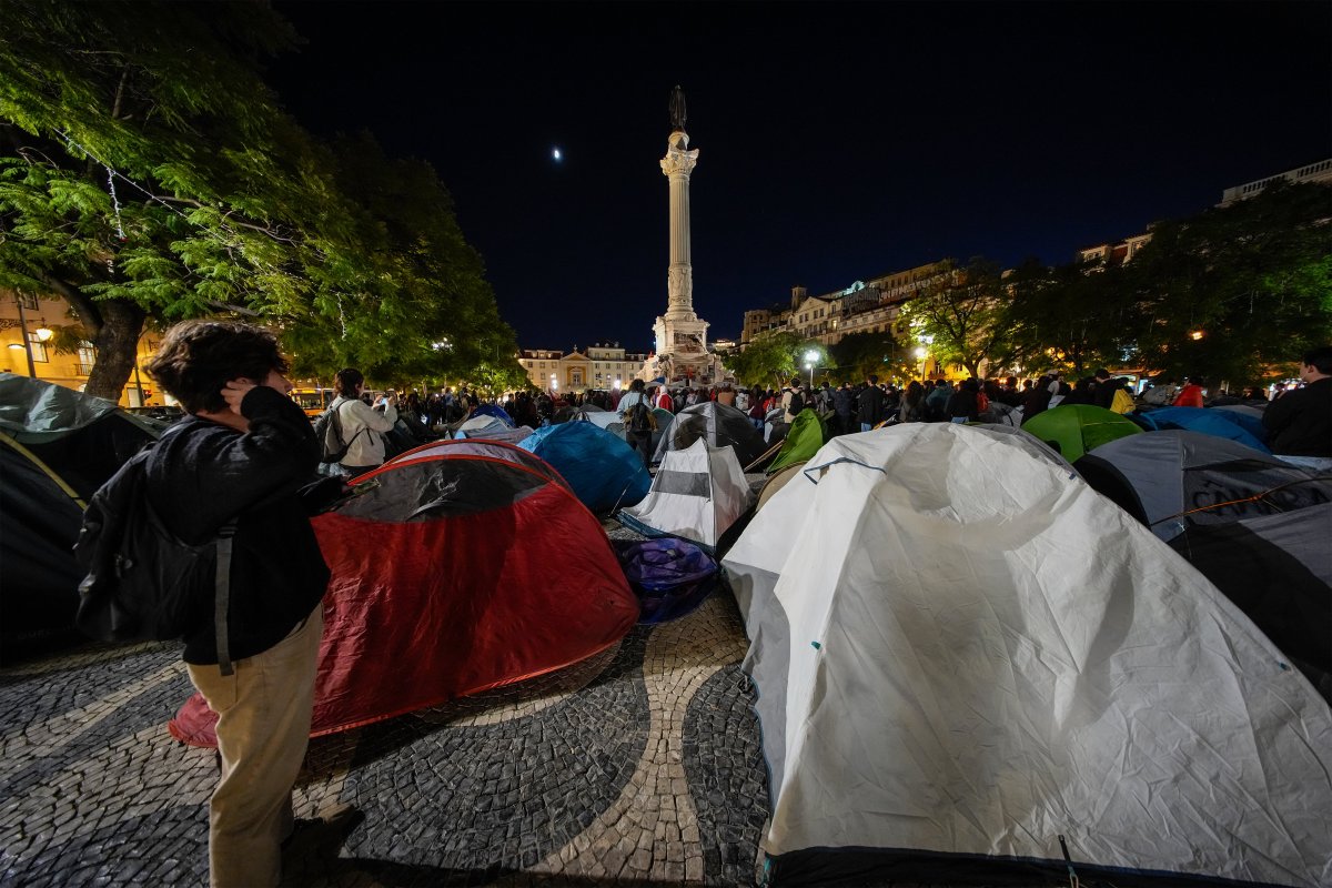 La policía desaloja las acampadas en Lisboa y Oporto y detiene a algunos de los manifestantes