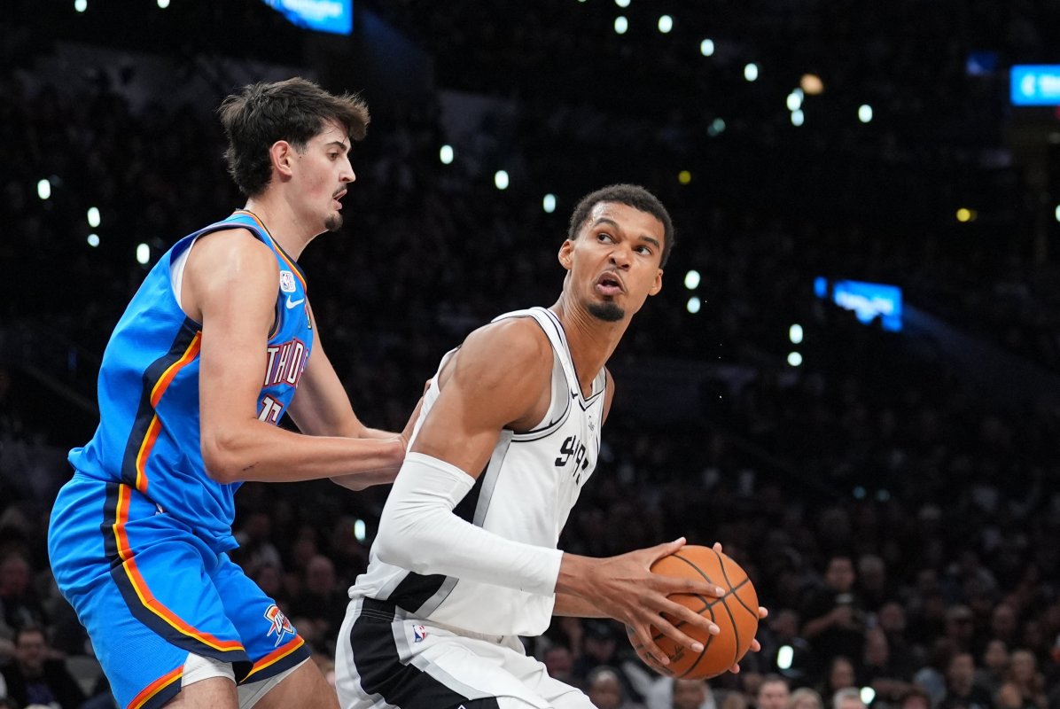 Aday Mara debuta en la NBA con una gran actuación ante Wembanyama