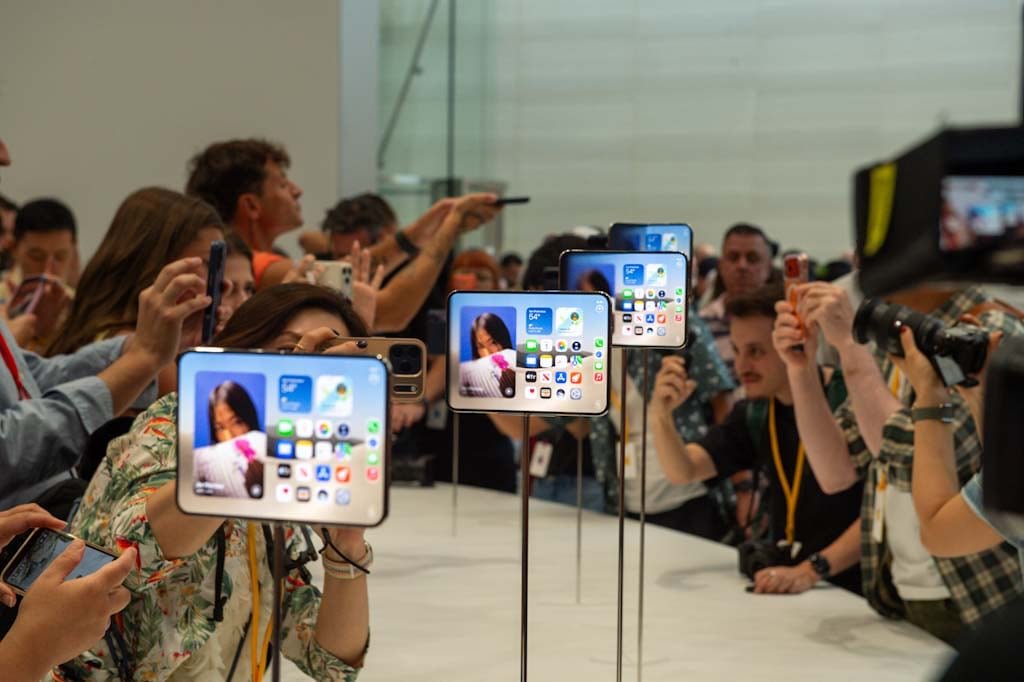 El iPhone Duo de 2.300 euros desata una fiebre inédita por los plegables: se agota y acumula tres meses de espera