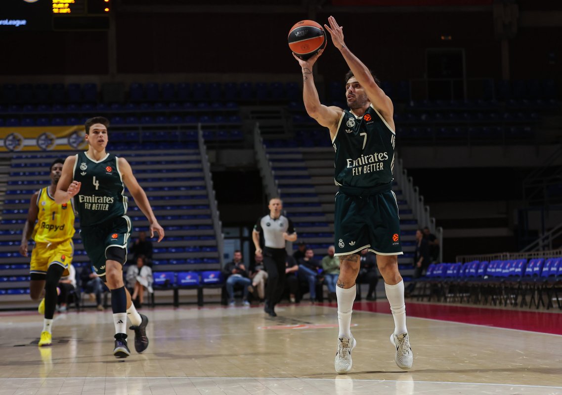 El Madrid se hincha a triples en su victoria ante el Maccabi (99-113)