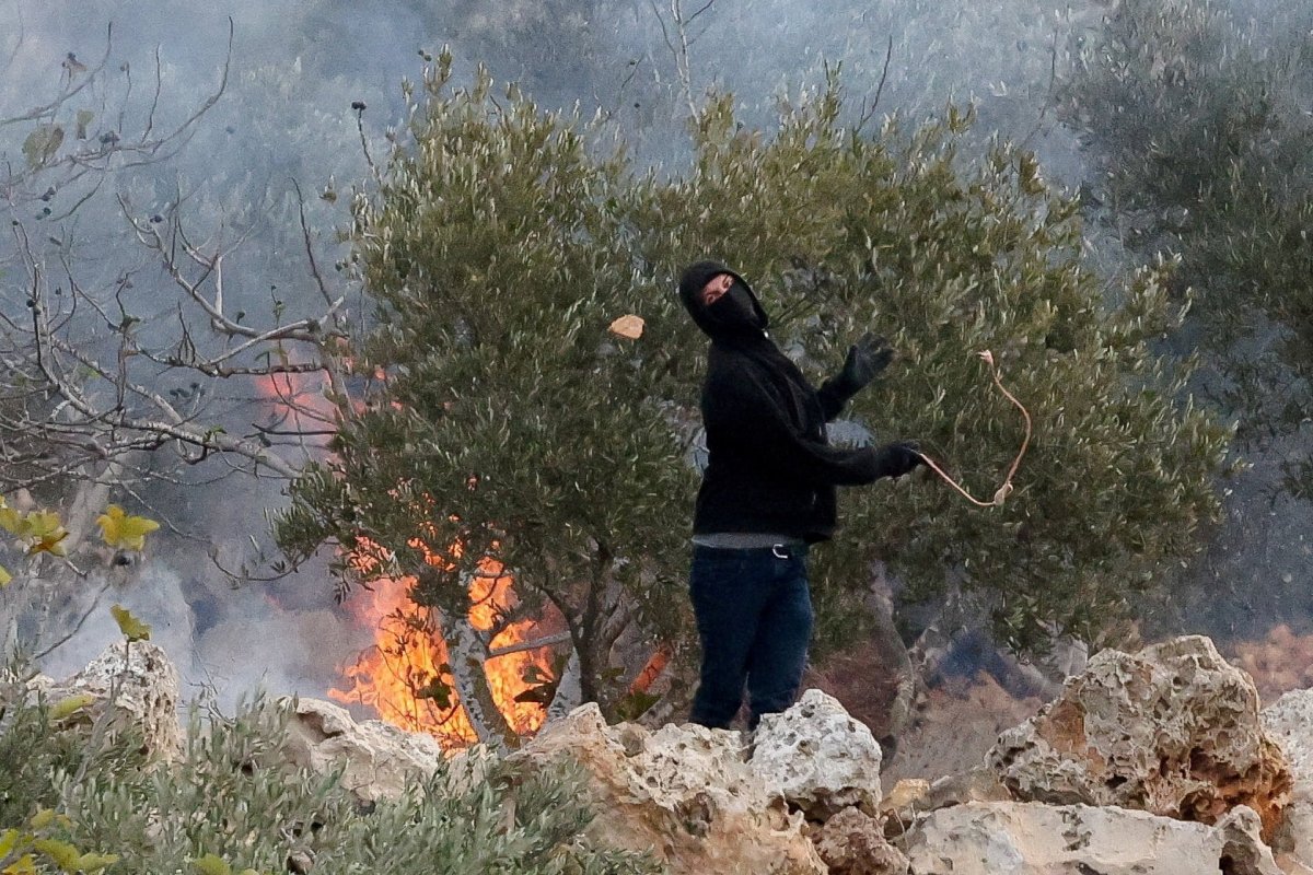 La violencia desatada de los colonos en Cisjordania marca la recta final de la campaña electoral israelí