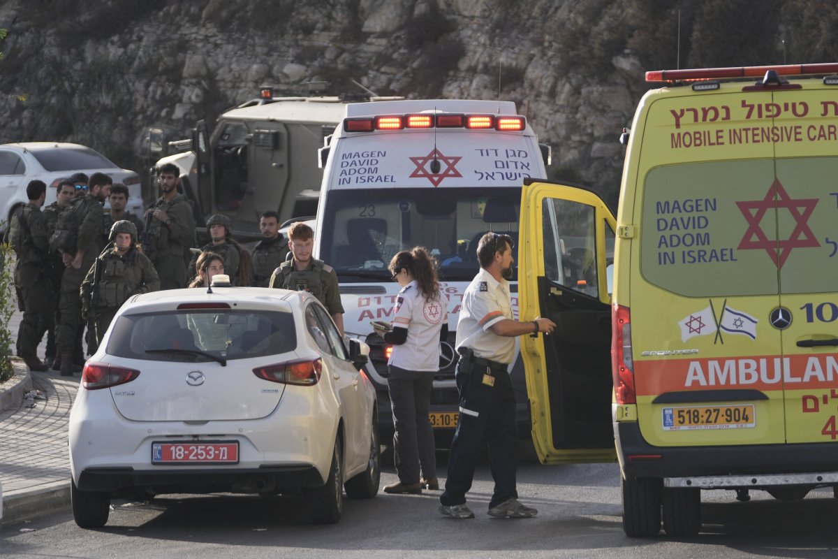 El ejército israelí mata a dos palestinos armados tras un tiroteo en Cisjordania