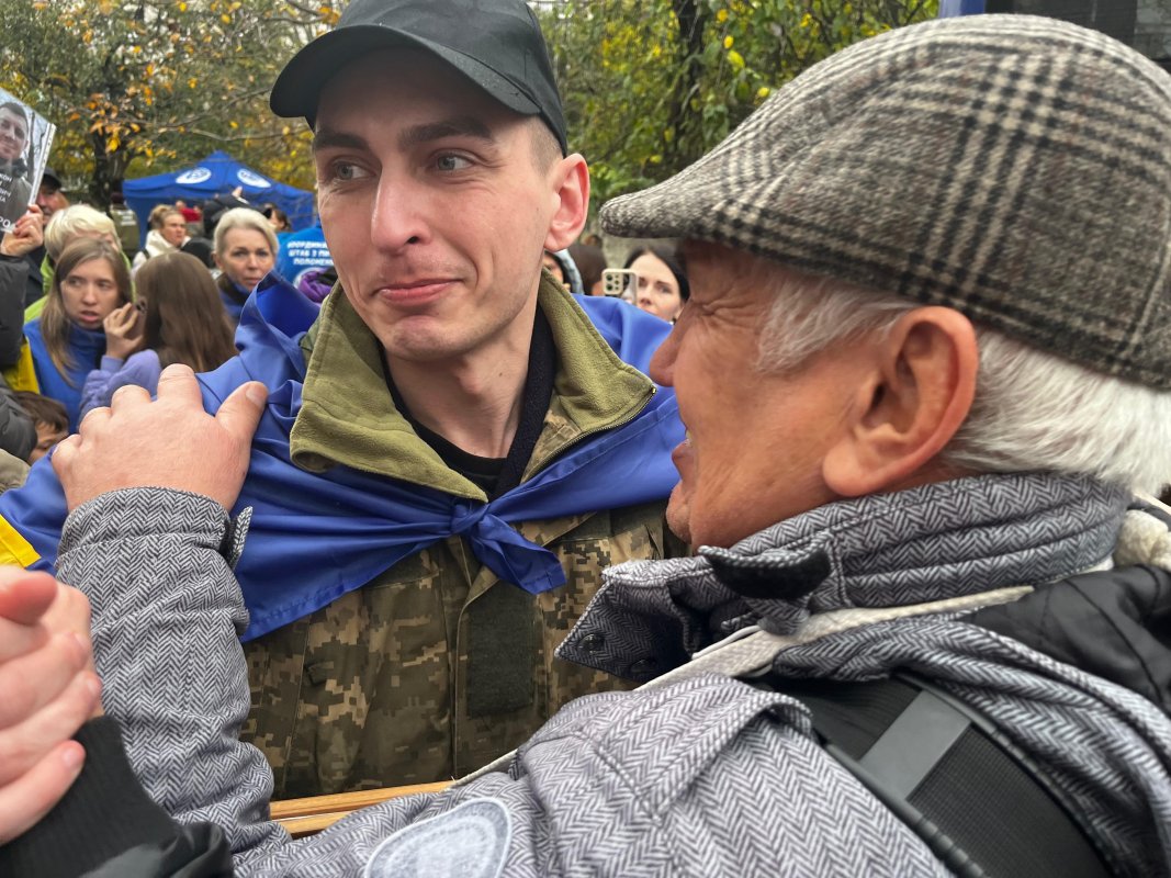 Ucrania y Rusia intercambian prisioneros y anuncian un alto el fuego para evacuar la castigada Oleshki