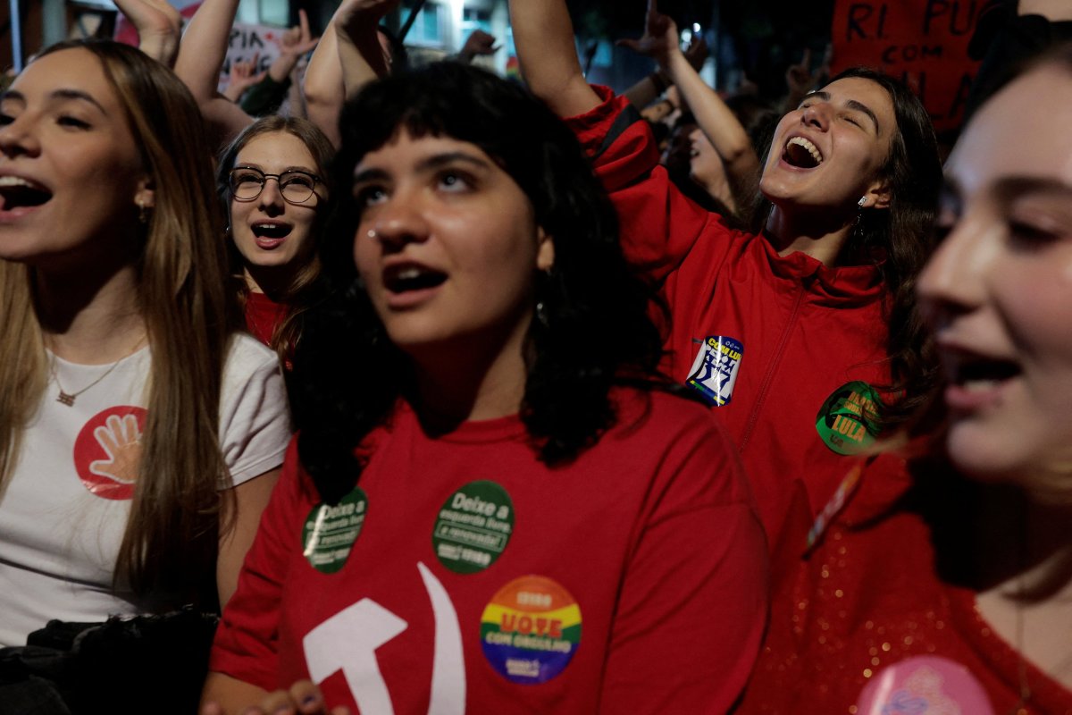 La rebelión en la calle y un ejército digital impulsan a Lula